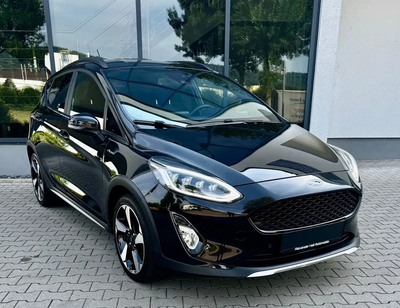 Ford Fiesta Active AUTOMAT*LED*SHZ*PDC*NAVI*APPLE*KAM Noir - 2