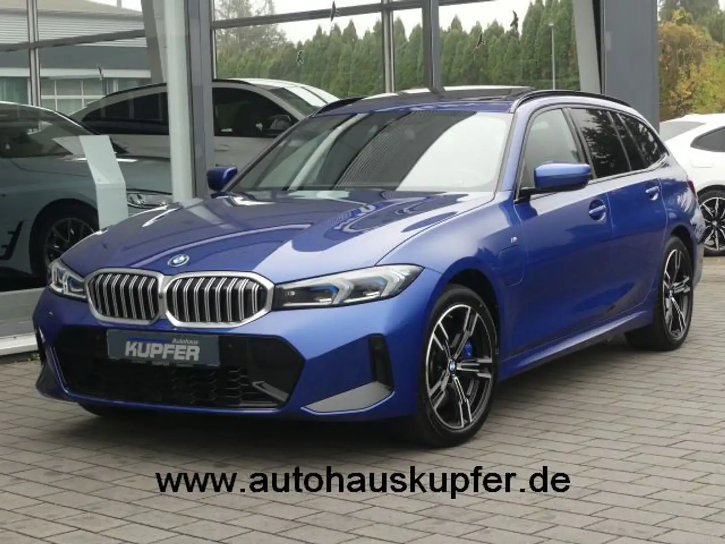 BMW 330 e xDrive Tour M Sportp. AHK°Ad.LED°Pano°HIFI Szary - 1