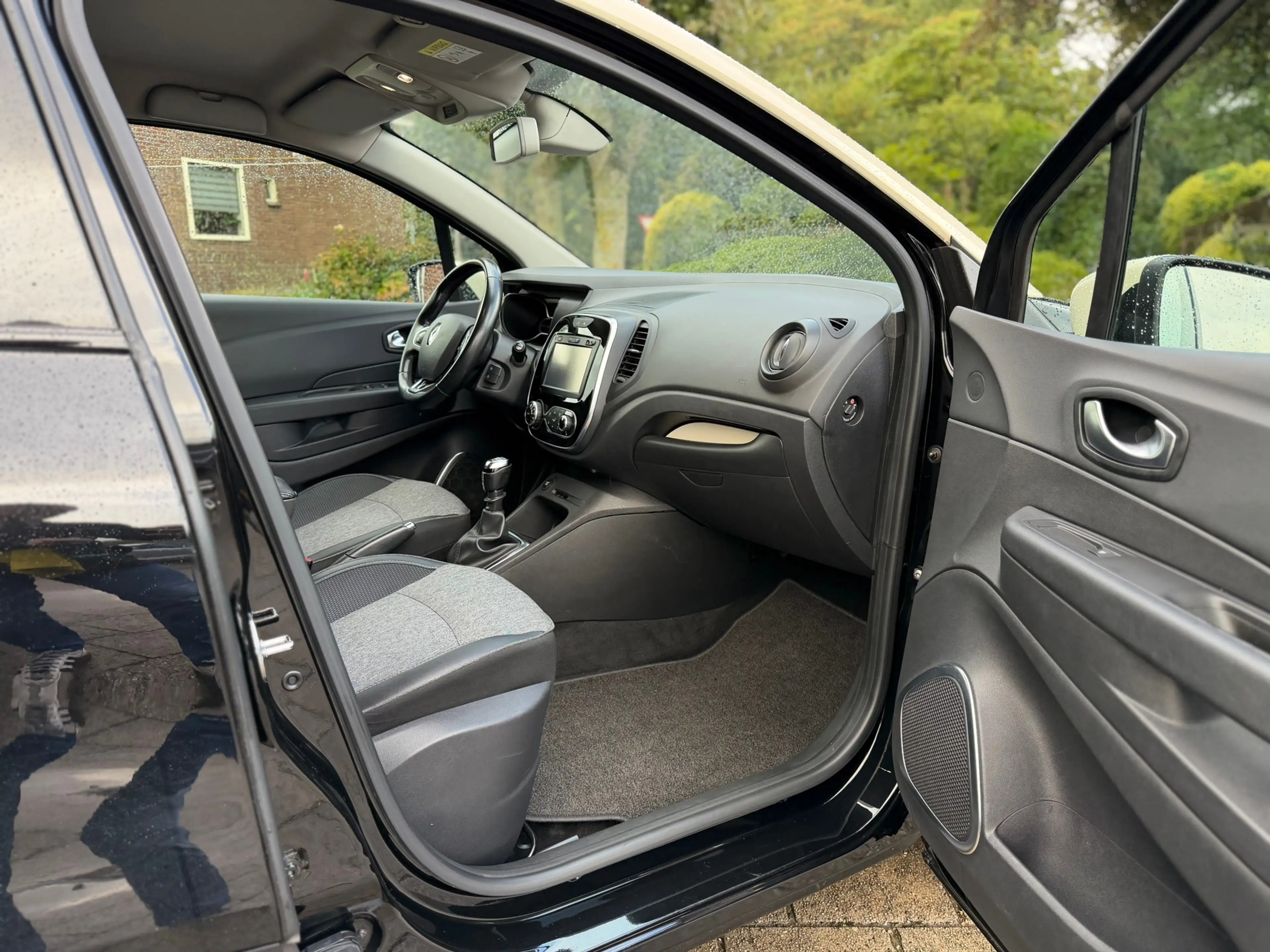 Renault Captur 1.2 TCe Bose / Navigatie / Camera / Cruise Control — photo 24