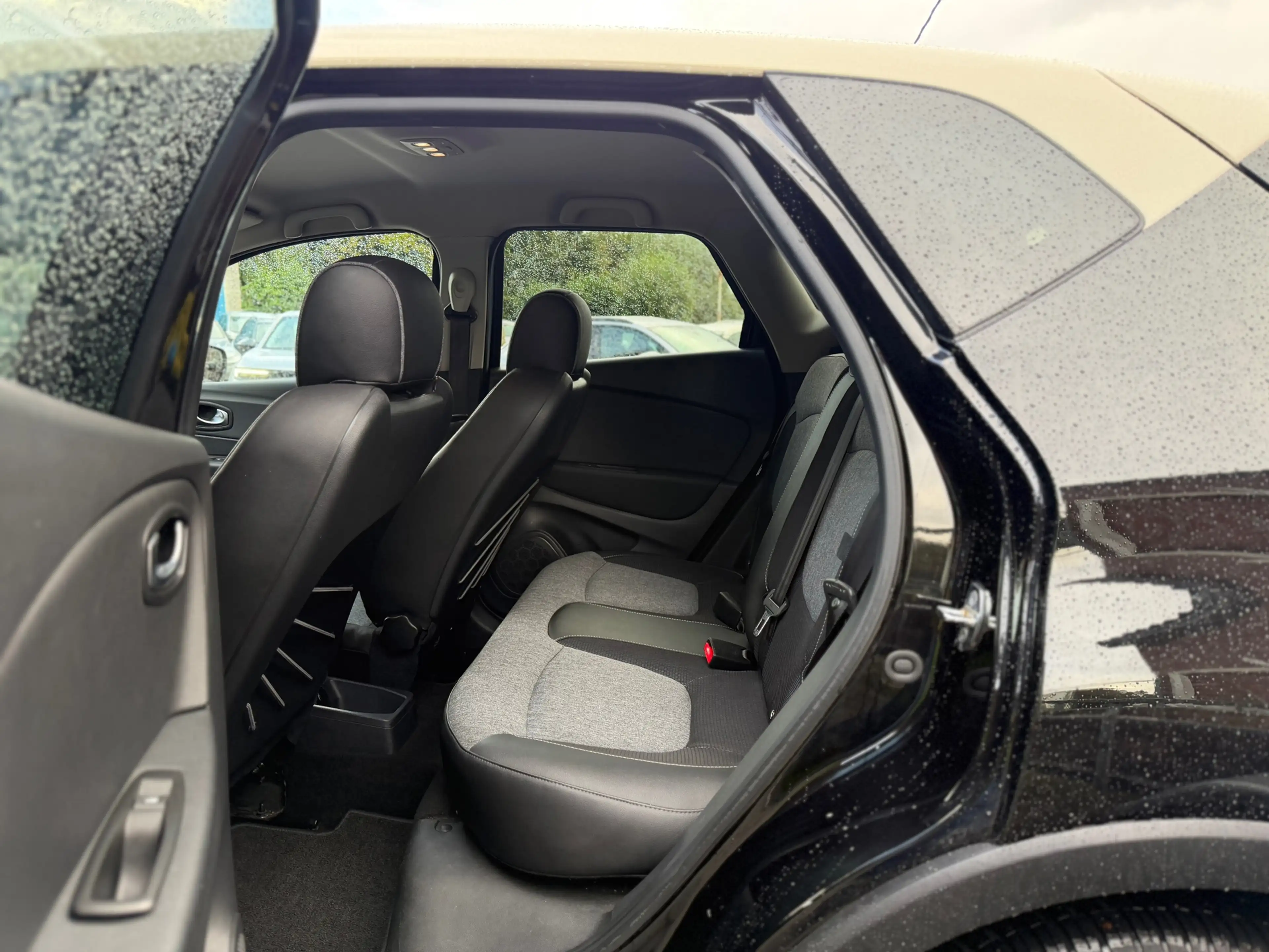 Renault Captur 1.2 TCe Bose / Navigatie / Camera / Cruise Control — photo 21