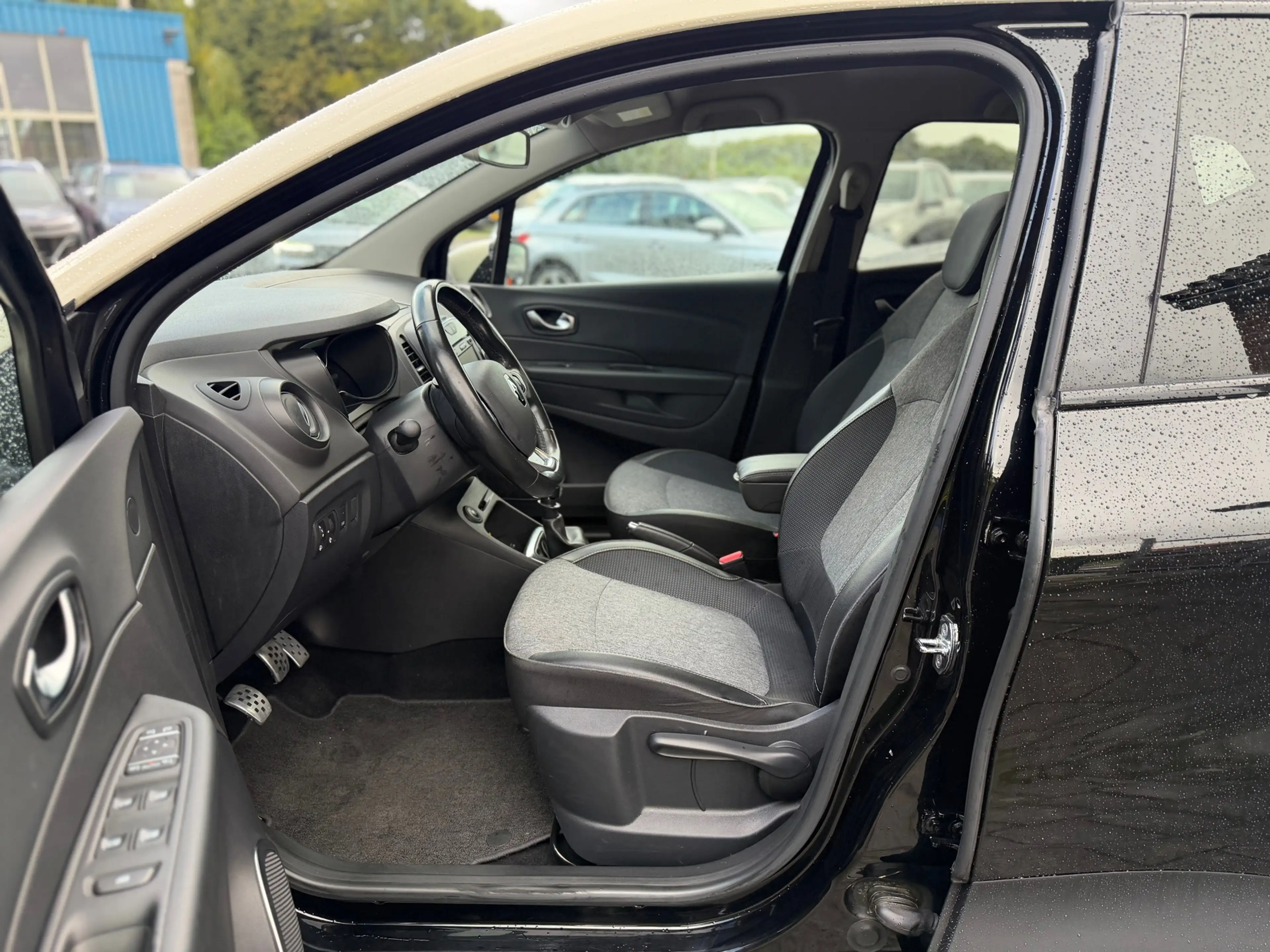 Renault Captur 1.2 TCe Bose / Navigatie / Camera / Cruise Control — photo 18