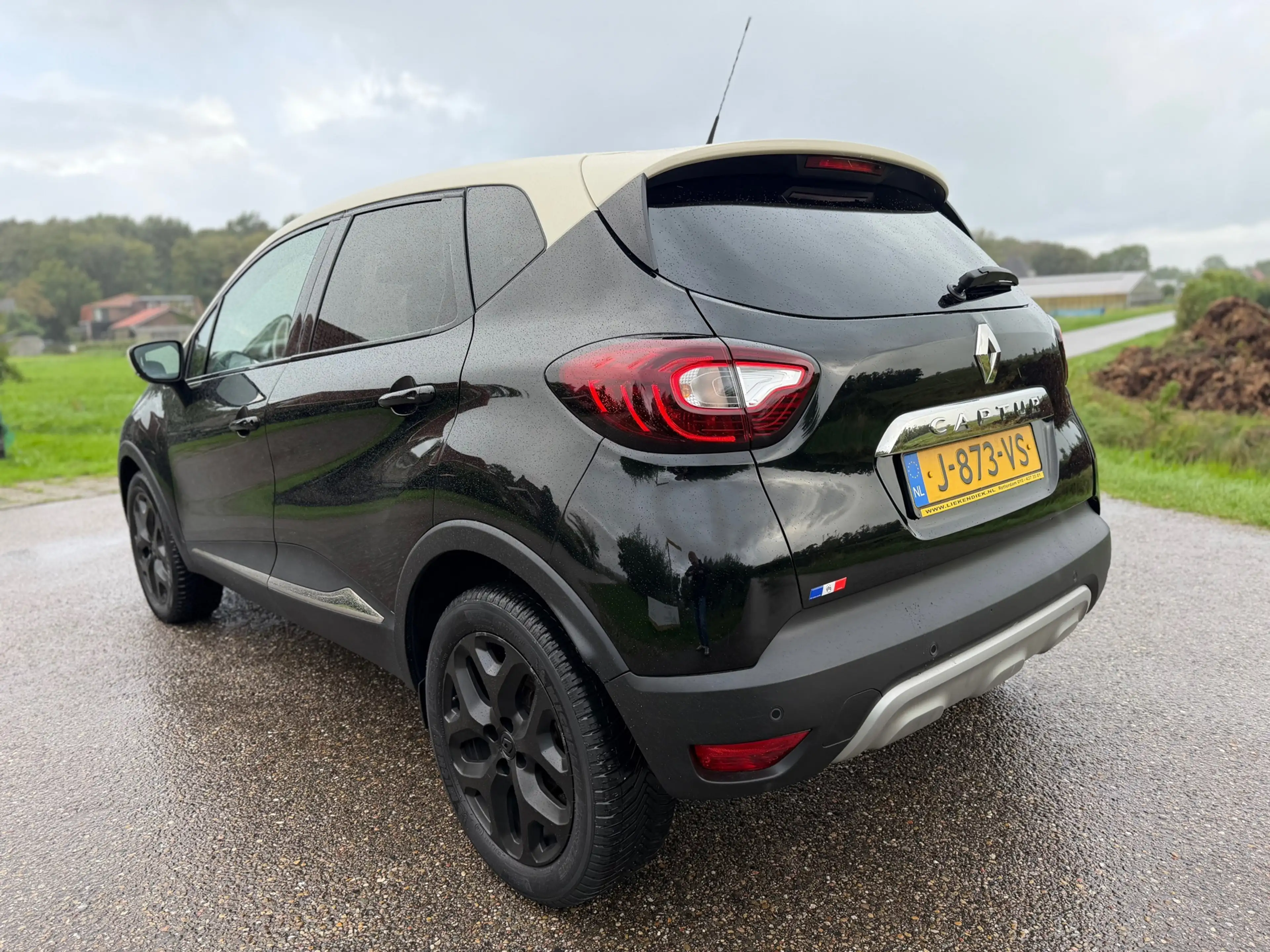 Renault Captur 1.2 TCe Bose / Navigatie / Camera / Cruise Control — photo 8
