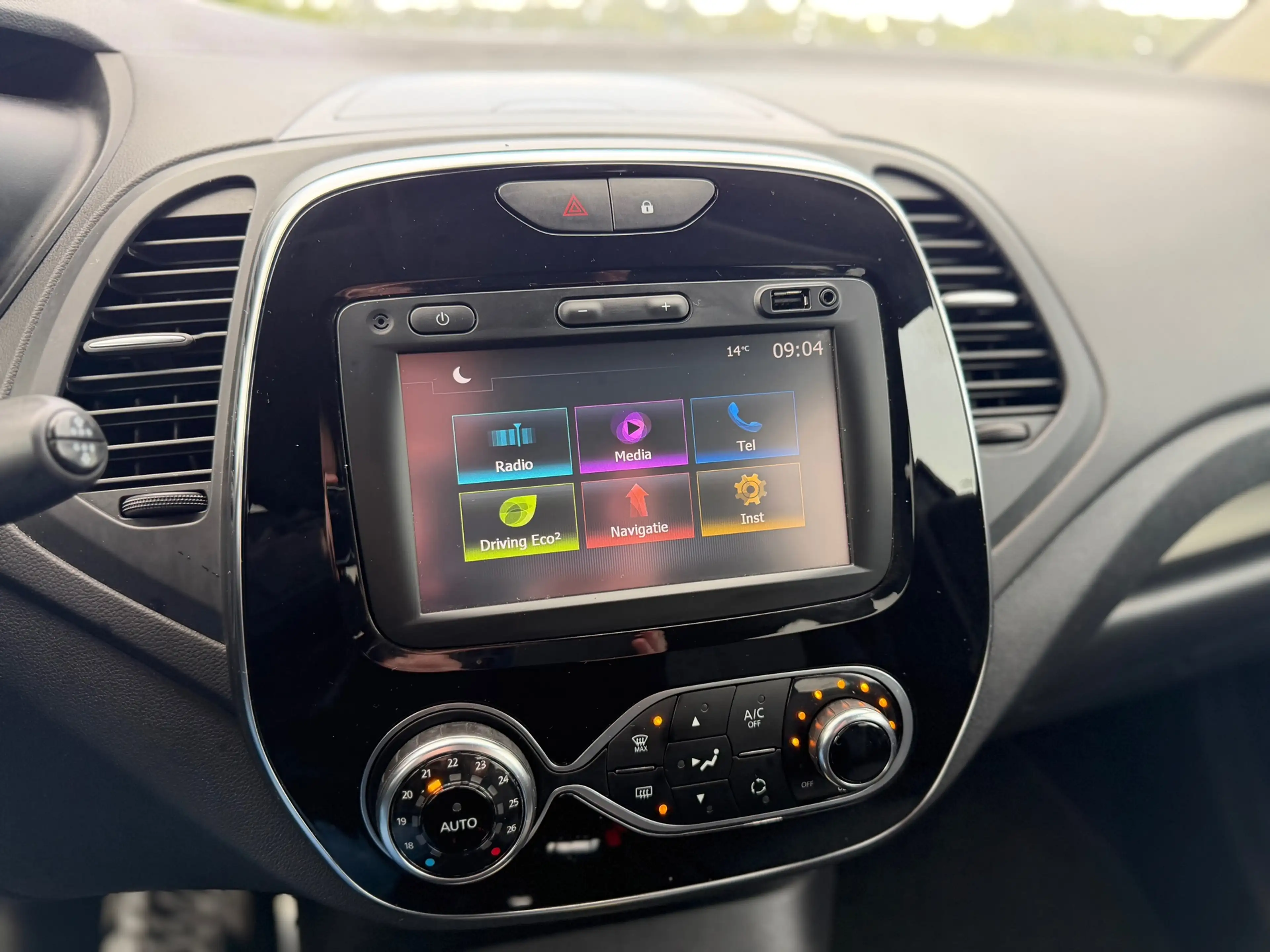 Renault Captur 1.2 TCe Bose / Navigatie / Camera / Cruise Control — photo 11