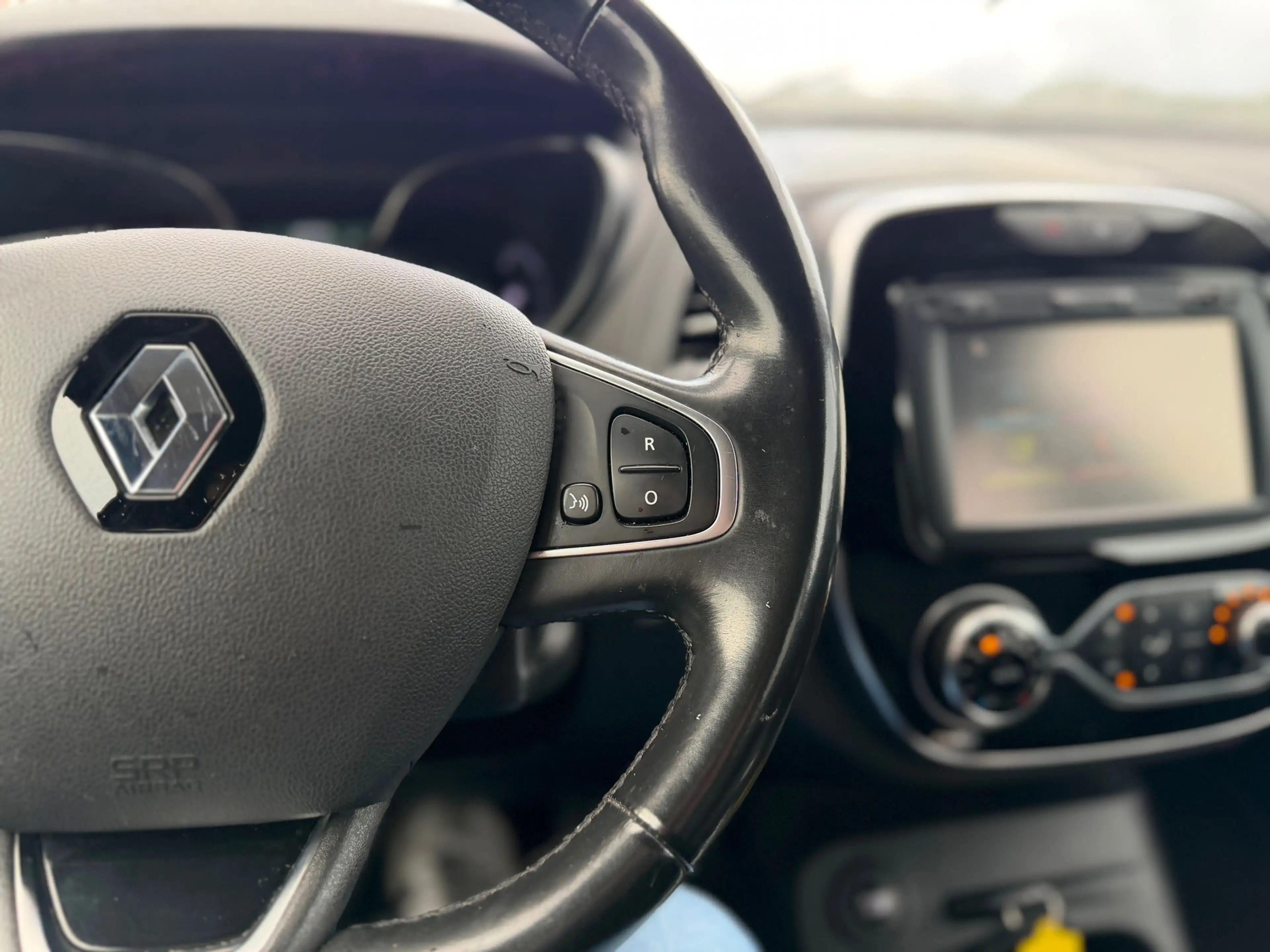Renault Captur 1.2 TCe Bose / Navigatie / Camera / Cruise Control — photo 15