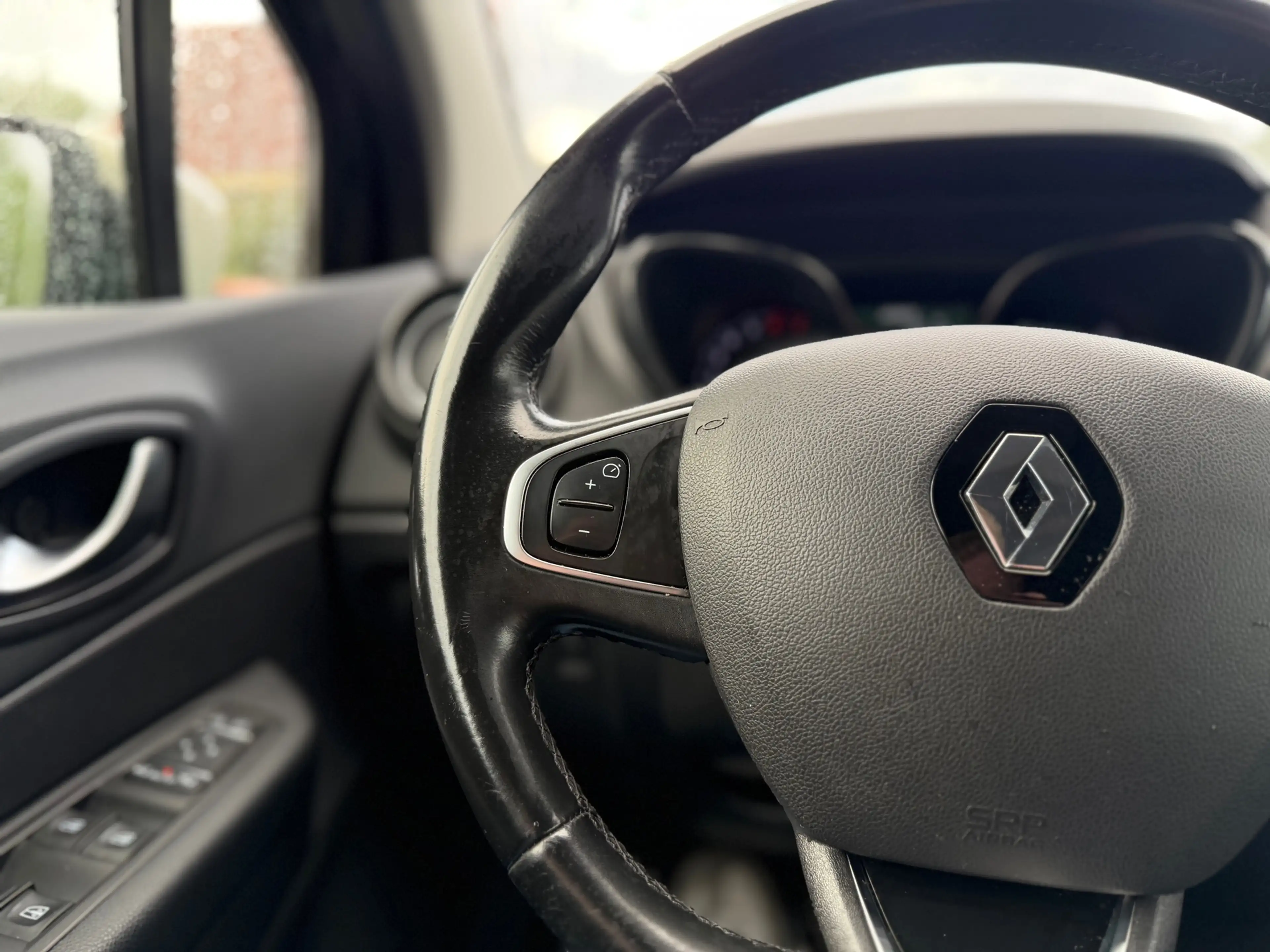 Renault Captur 1.2 TCe Bose / Navigatie / Camera / Cruise Control — photo 14