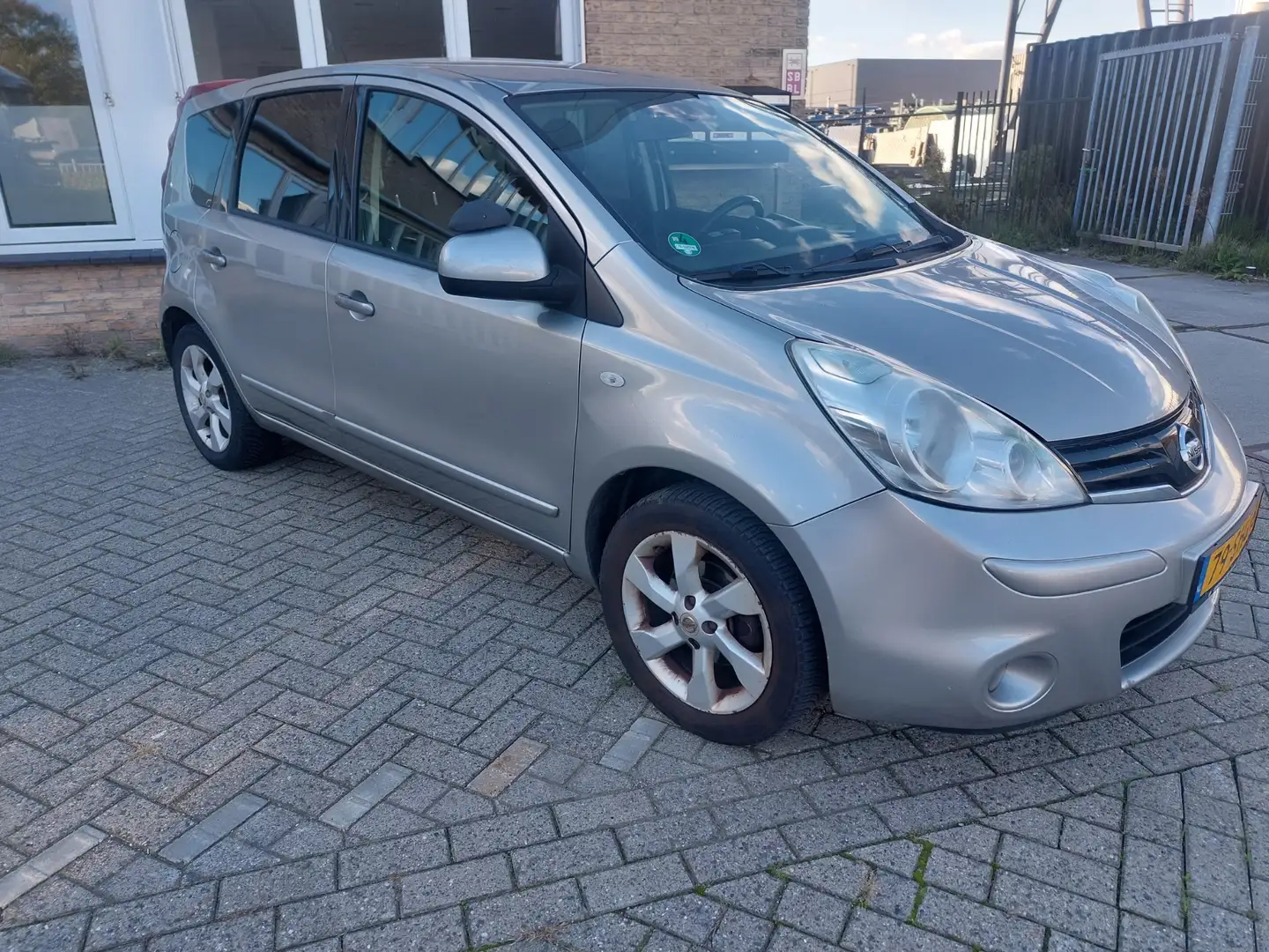 Nissan Note 1.4 Life +AIRCO/ECC /LMV 10-2011 Сірий - 2