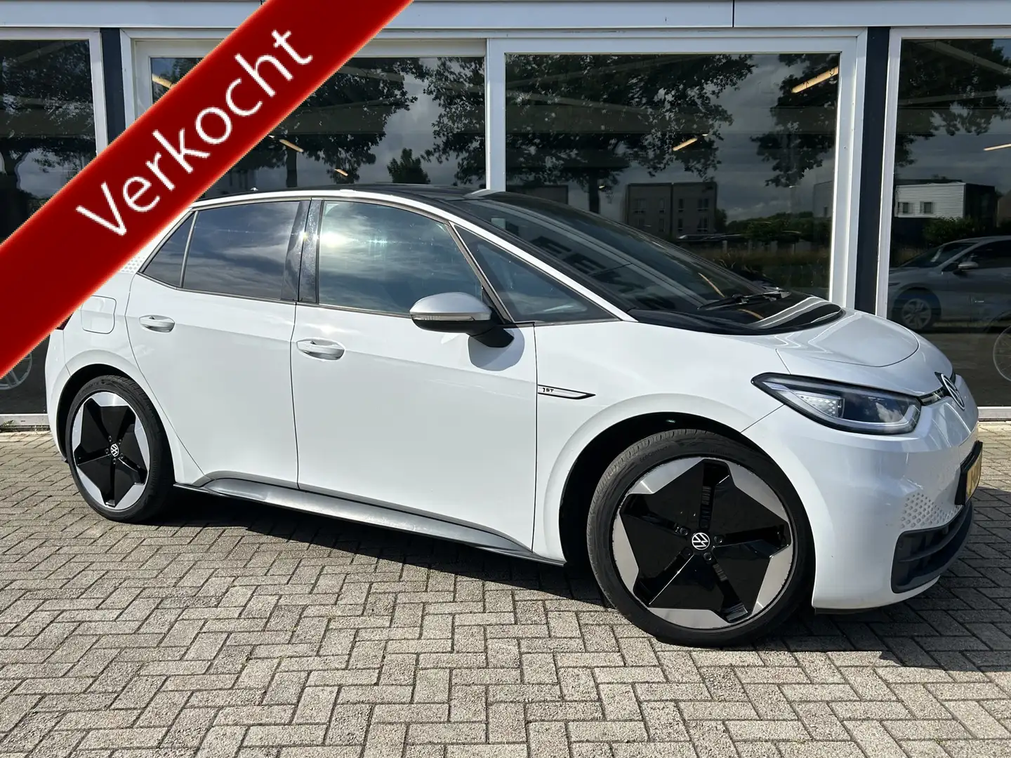 Volkswagen ID.3 First Max 58 kWh 50% deal 8.475,- ACTIE Pano / Sto Wit - 1