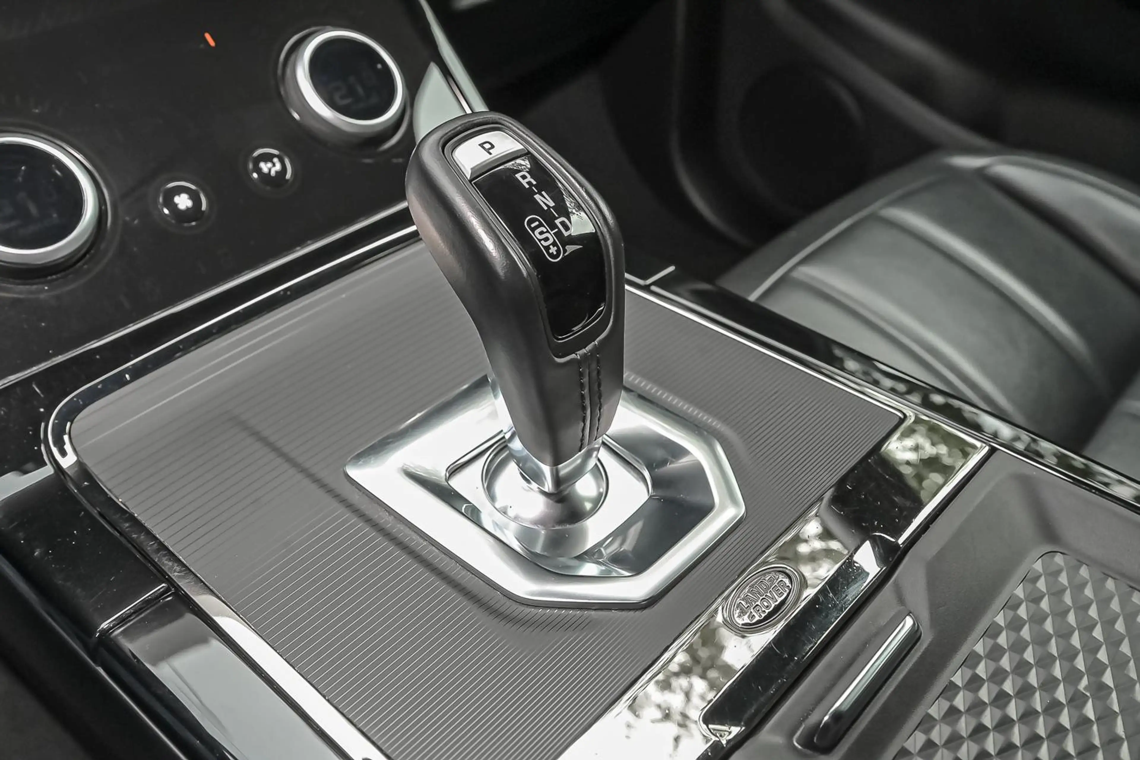 Land Rover Range Rover Evoque P160 R-Dynamic S — photo 6