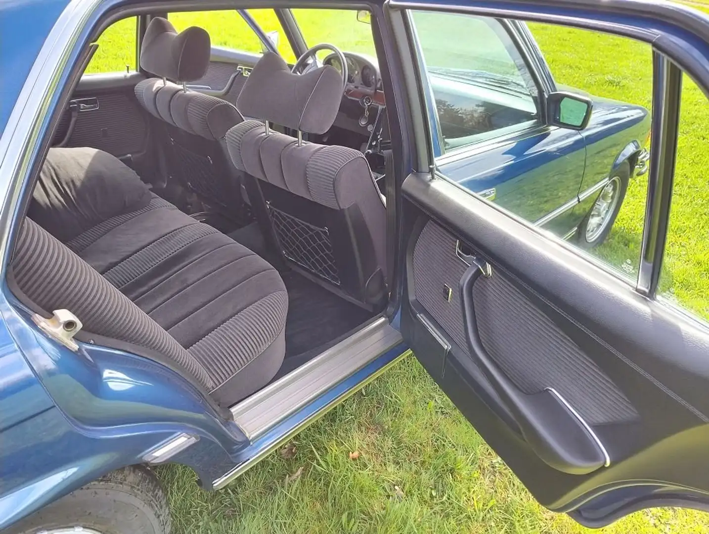 Mercedes-Benz 450 450 SEL 6.9 Blau - 2