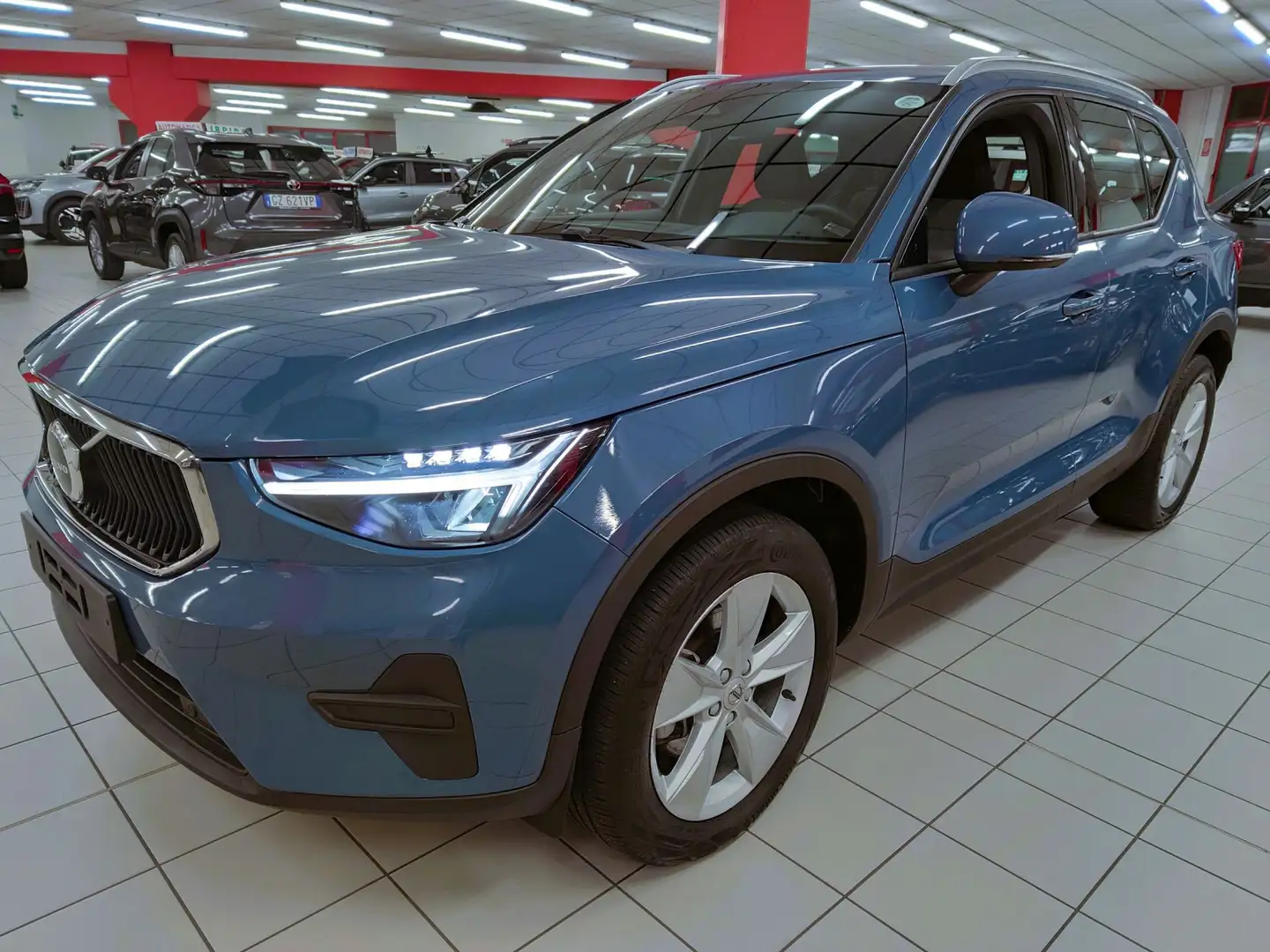 Volvo XC40 B3 2.0 162cv MHEV Automatica "SUPER PROMO" Bleu - 1