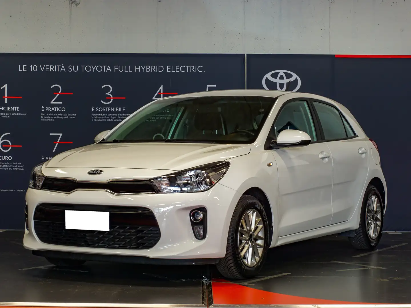 Kia Rio 1.2 mpi Evolution 84cv my18 Weiß - 1