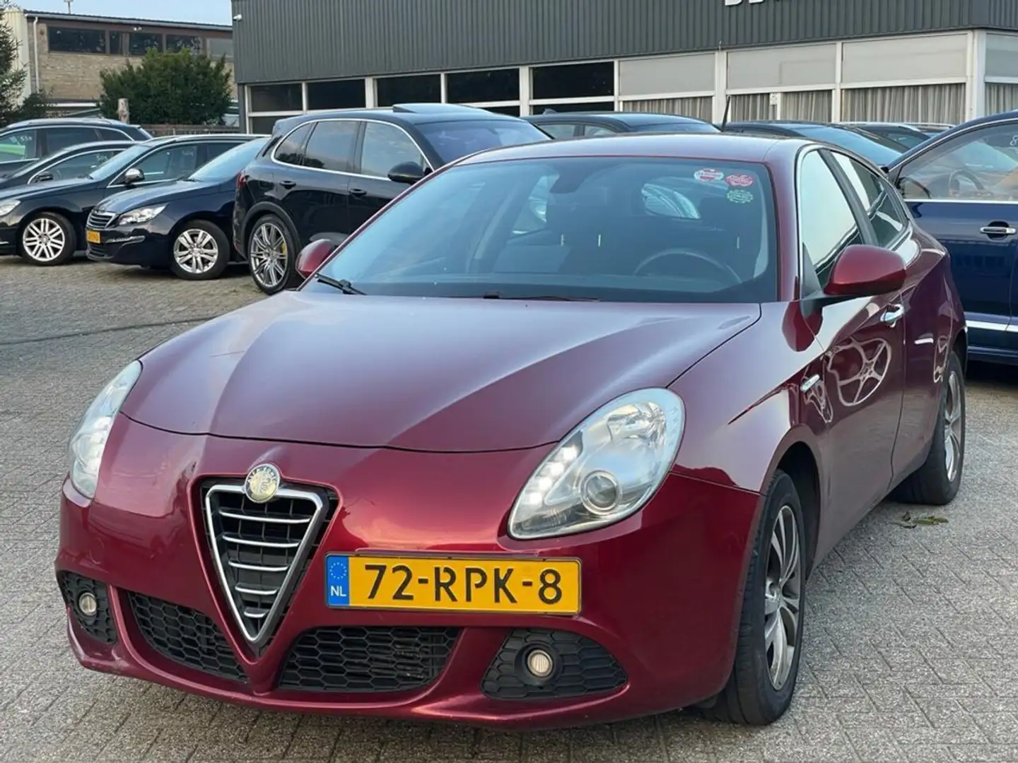 Alfa Romeo Giulietta 1.6 JTDm Distinctive ** Rood - 1