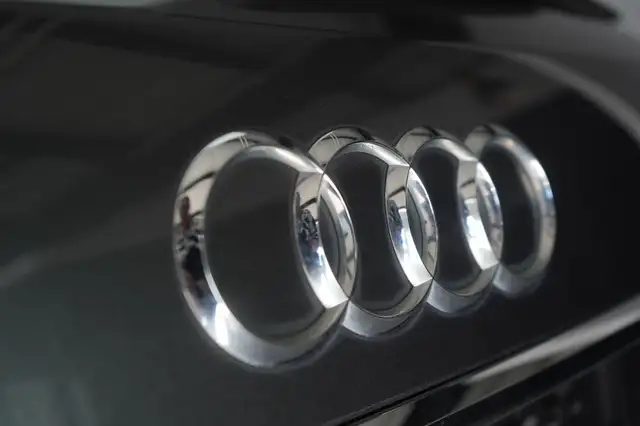 Audi A6 view 8
