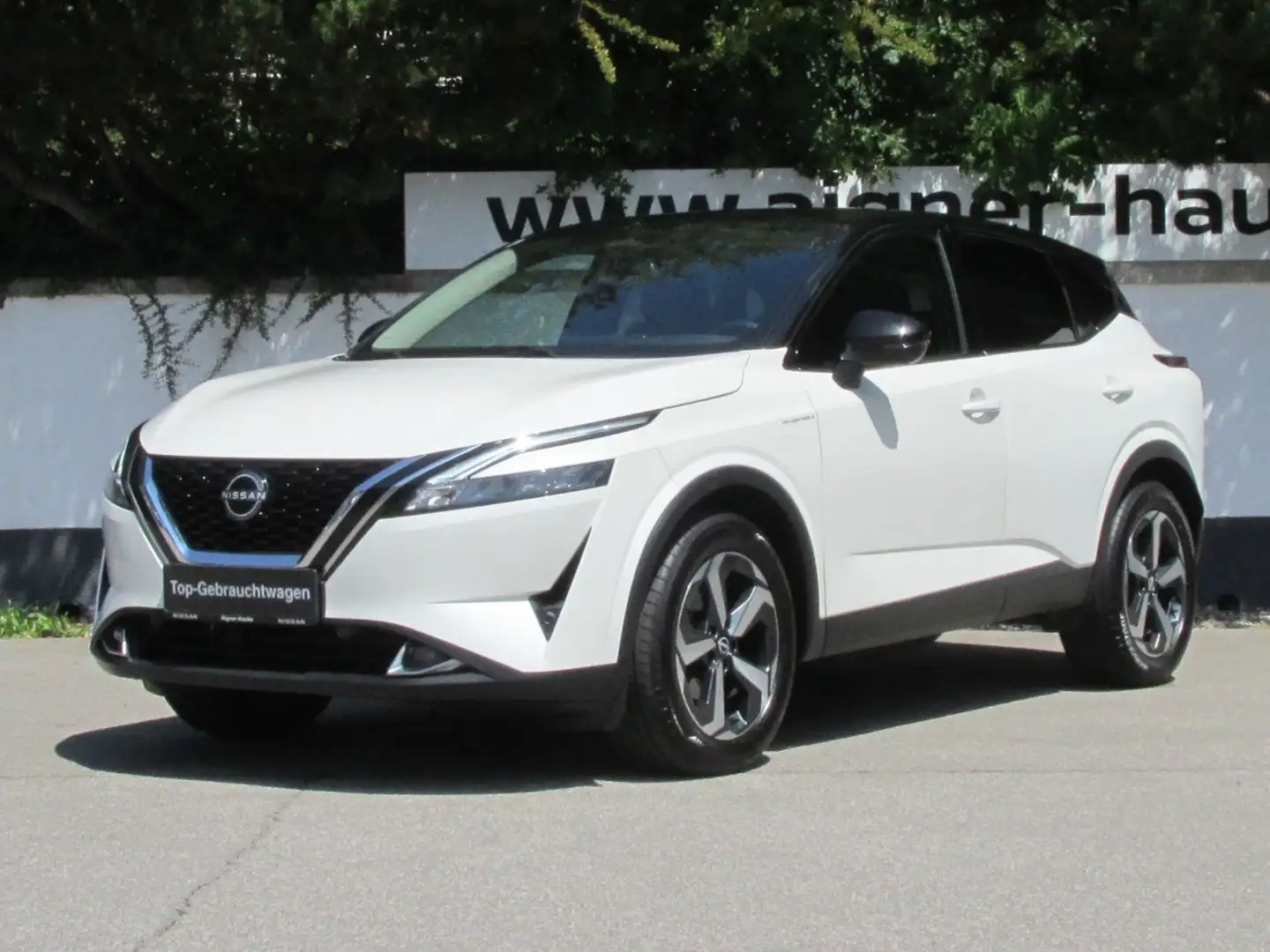 Nissan Qashqai 1,3 DIG-T MHEV 4x4 N-Connecta Aut. Weiß - 1