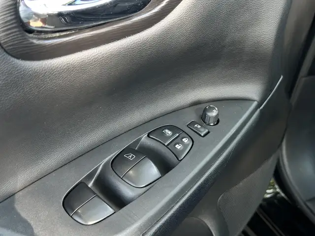 Nissan Pulsar view 16