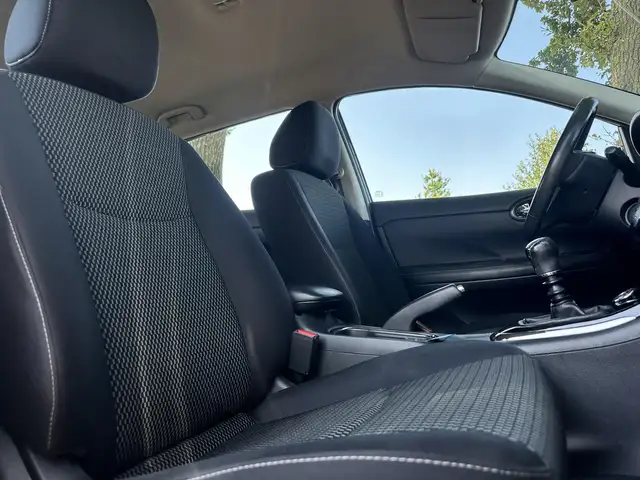 Nissan Pulsar view 22