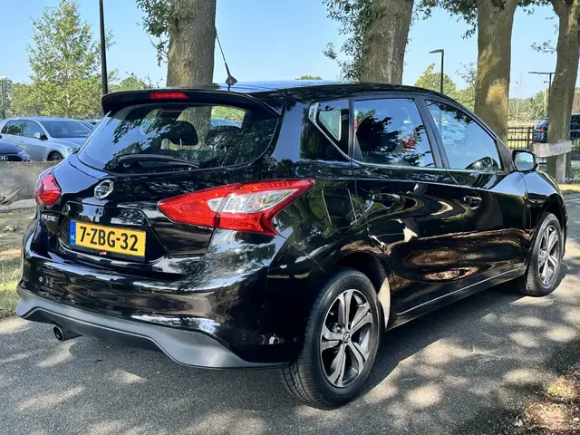 Nissan Pulsar view 11