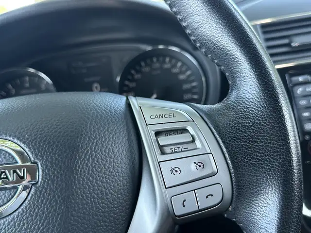 Nissan Pulsar view 25