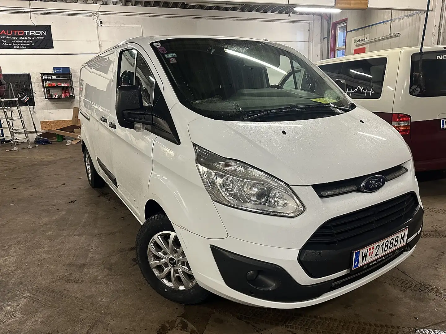 Ford Transit Custom Kasten 2,0 TDCi L2H1 310 Trend Weiß - 2