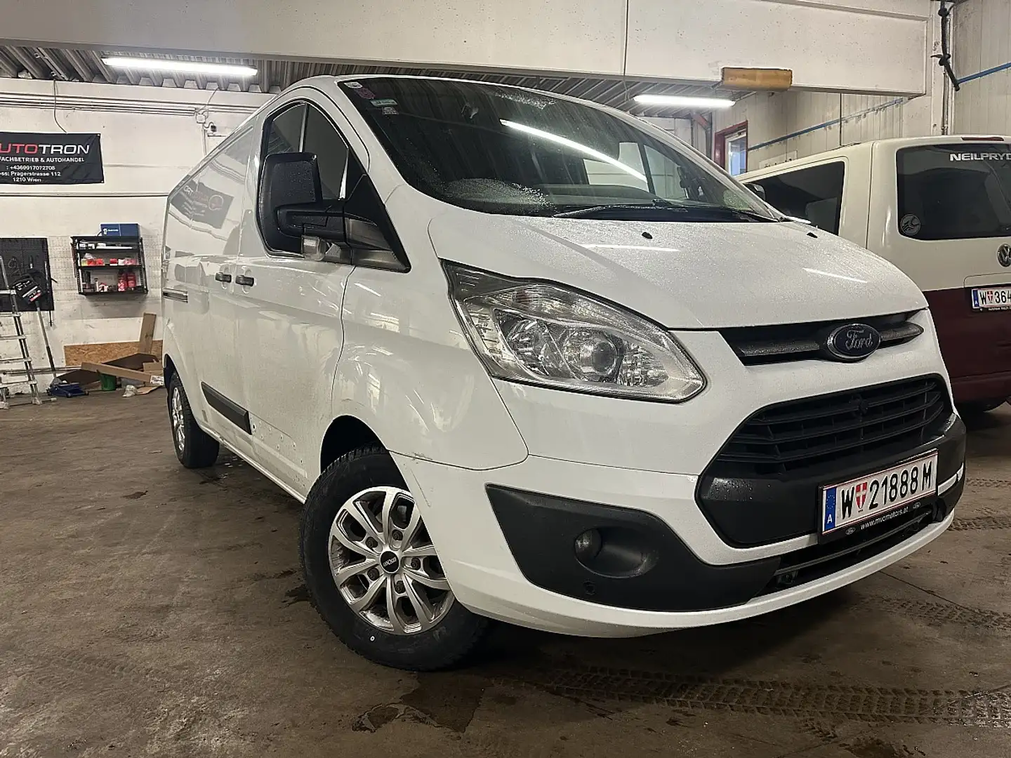 Ford Transit Custom Kasten 2,0 TDCi L2H1 310 Trend Weiß - 1