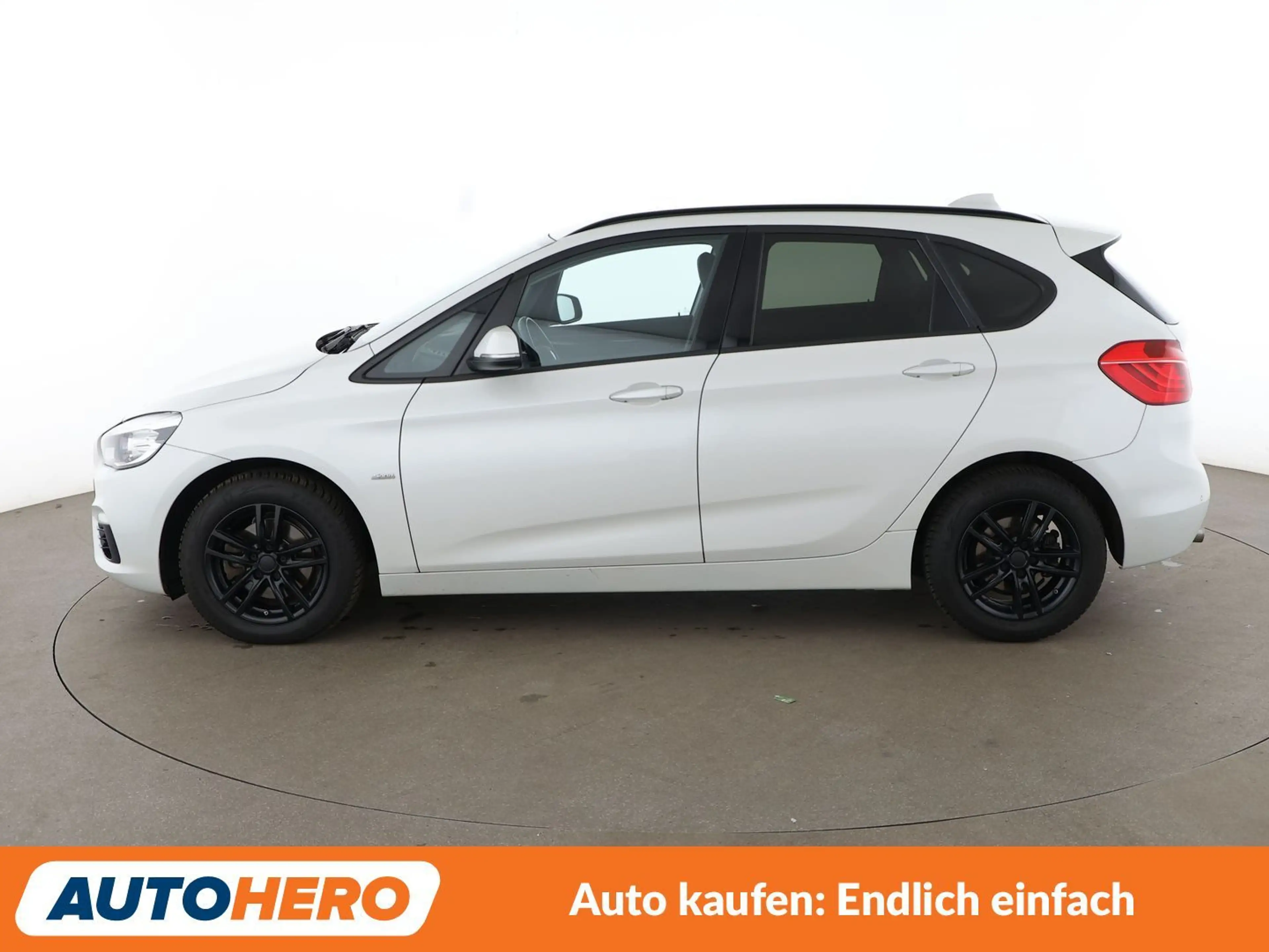 BMW 218 218d Active Tourer Sport Line Aut.*NAVI*LED*TEMPO* — photo 3