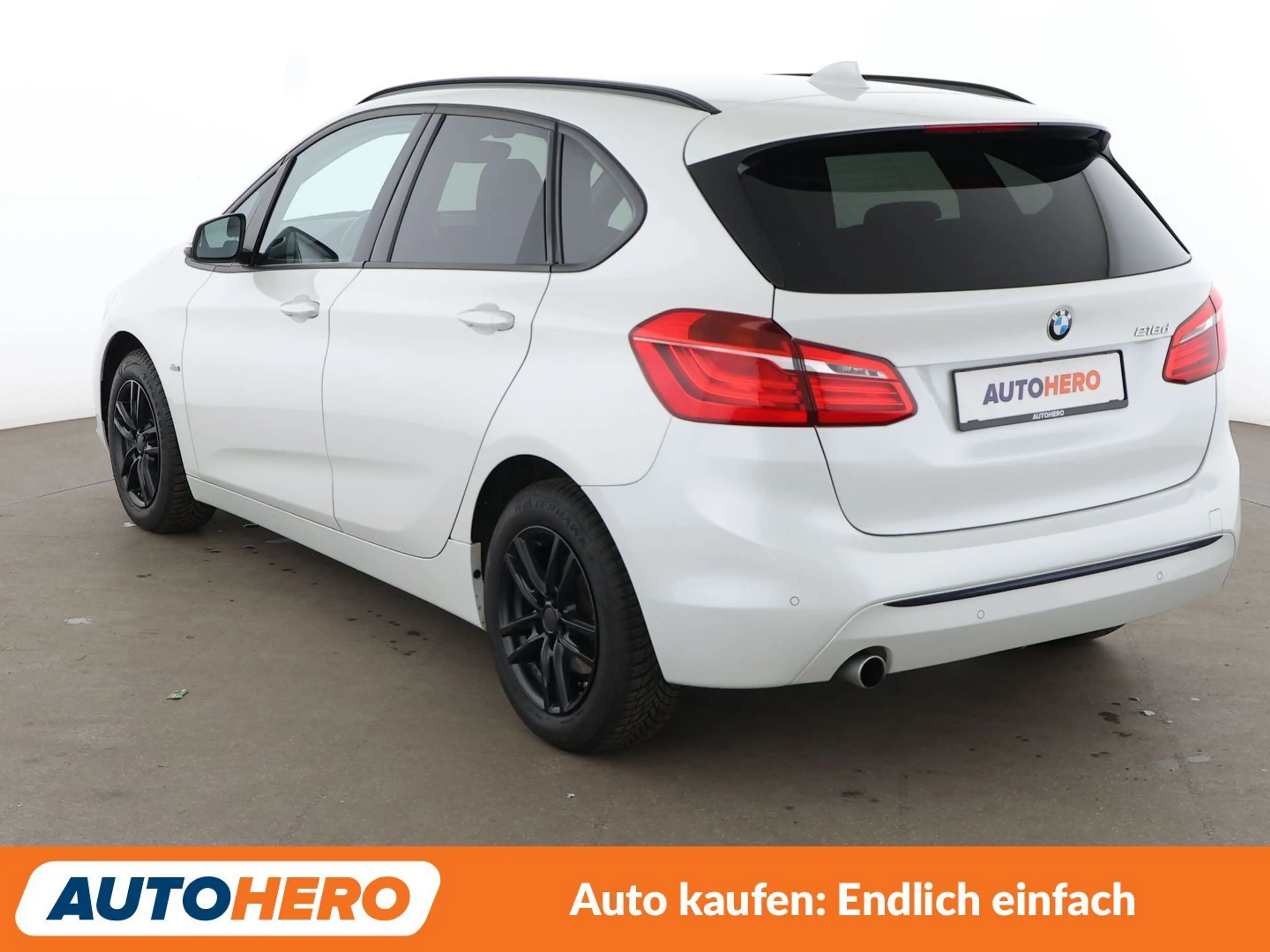 BMW 218 218d Active Tourer Sport Line Aut.*NAVI*LED*TEMPO* — photo 4