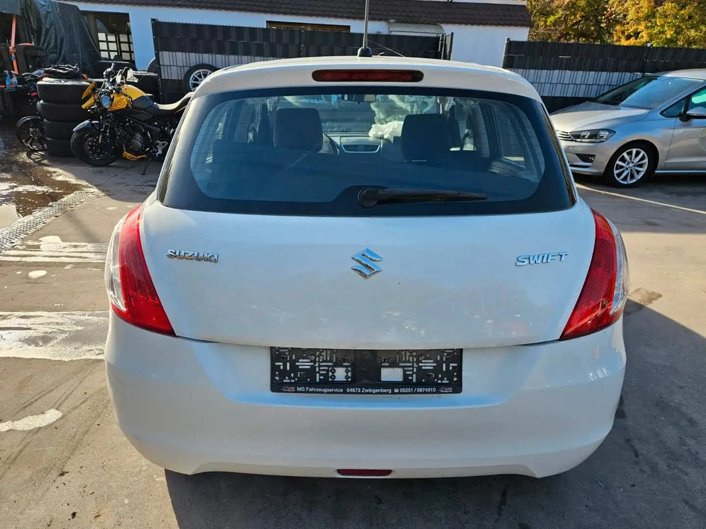 Suzuki Swift Club Weiß - 2