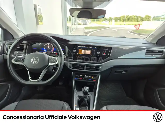 Volkswagen Polo view 10
