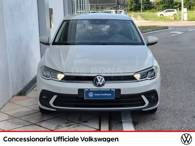 Volkswagen Polo view 5