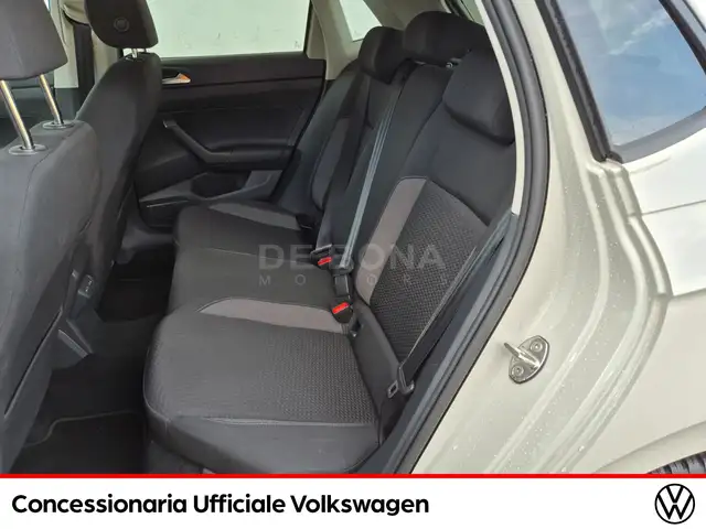 Volkswagen Polo view 9