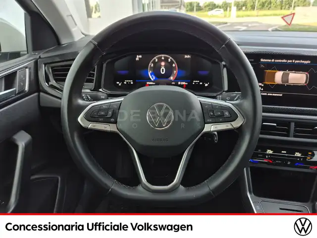 Volkswagen Polo view 11