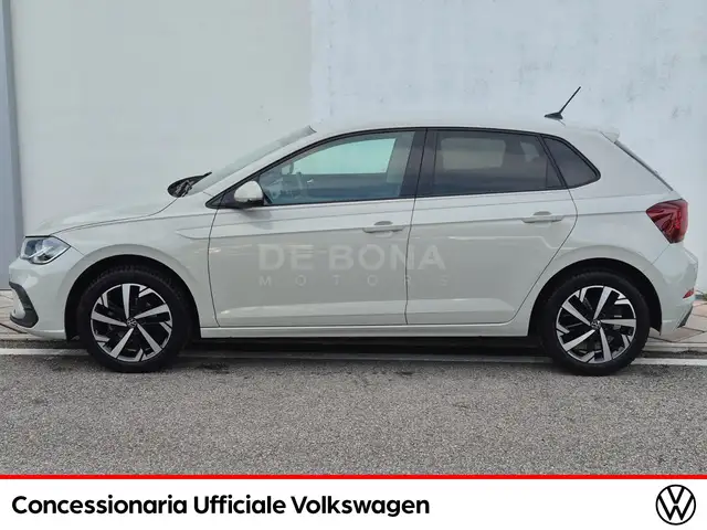 Volkswagen Polo view 3