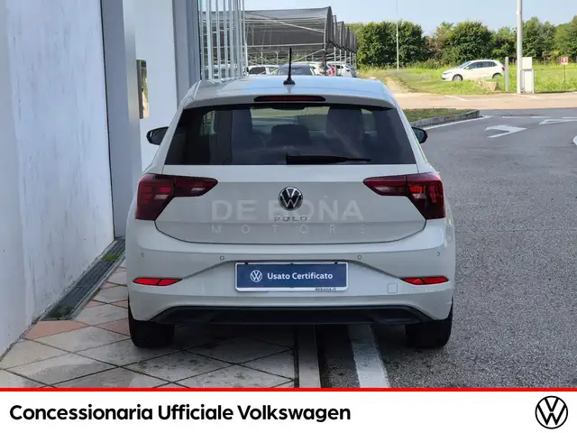 Volkswagen Polo view 6