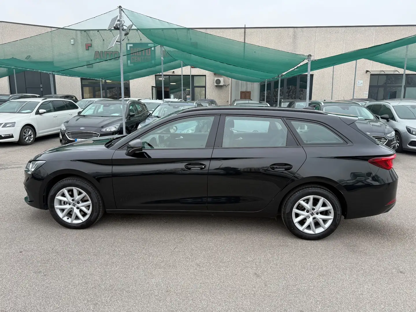 SEAT Leon Leon Sportstourer 2.0 TDI Style Nero - 2