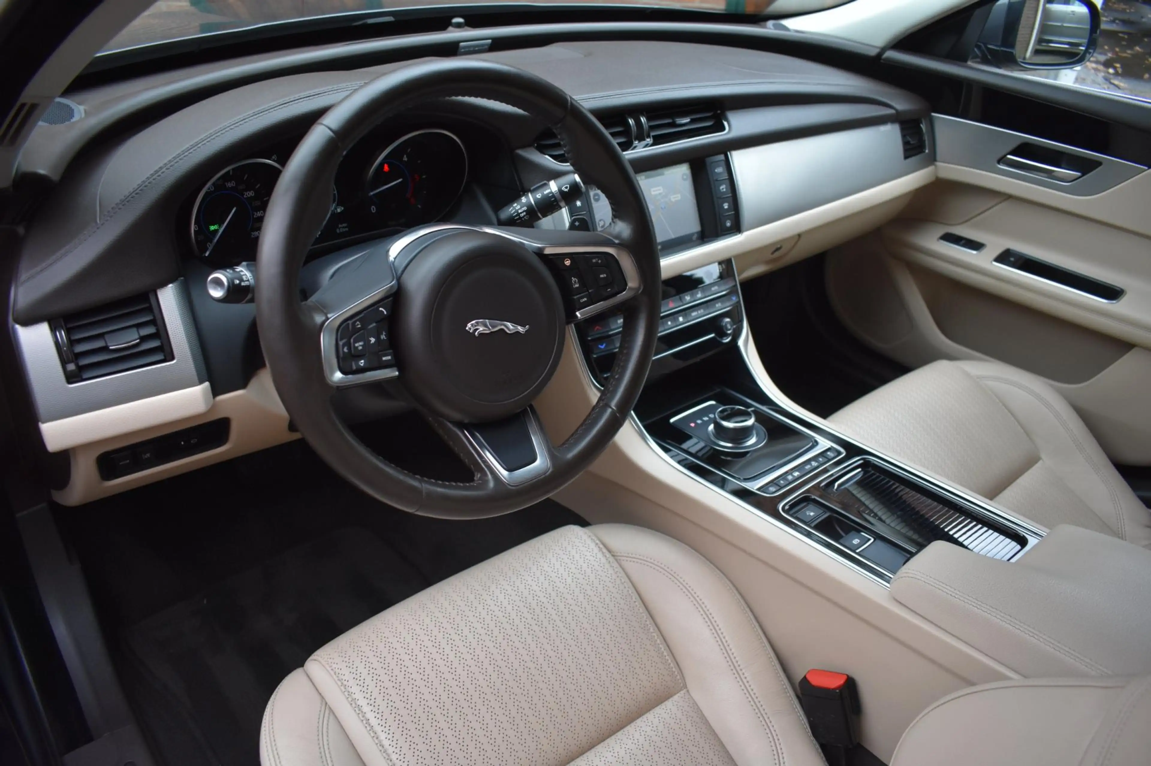 Jaguar XF 2.0d Prestige '19 Leder Xenon Clima NAvi Cruise — photo 6
