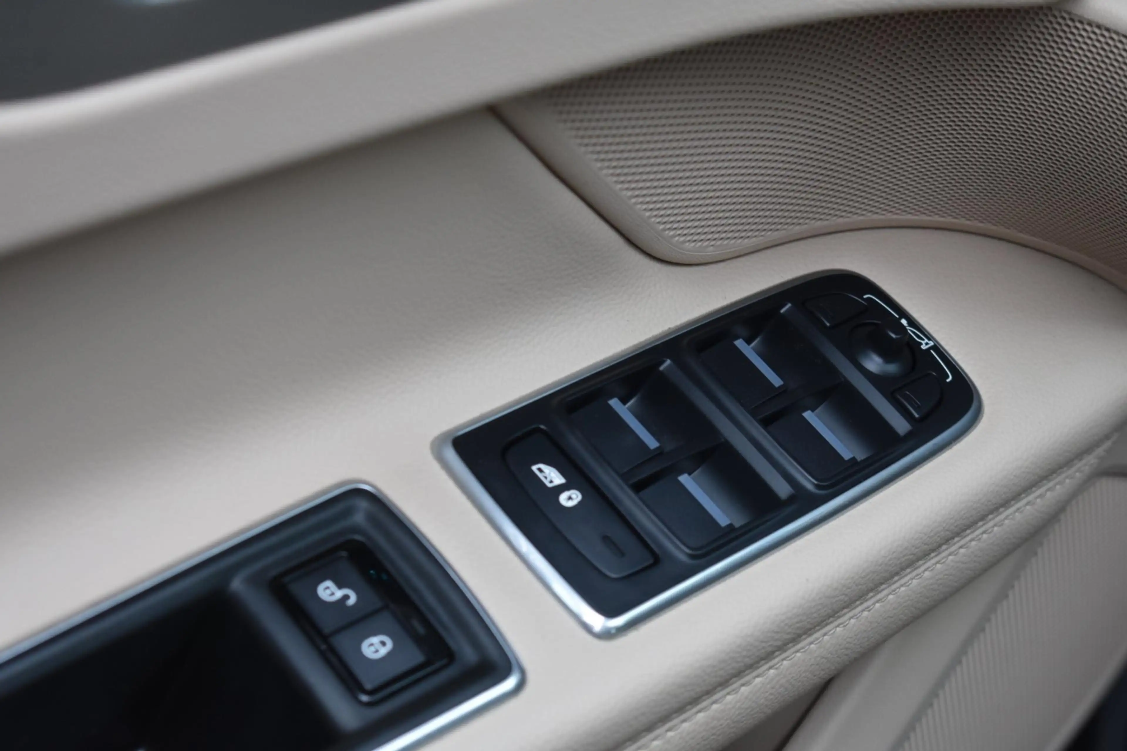 Jaguar XF 2.0d Prestige '19 Leder Xenon Clima NAvi Cruise — photo 16