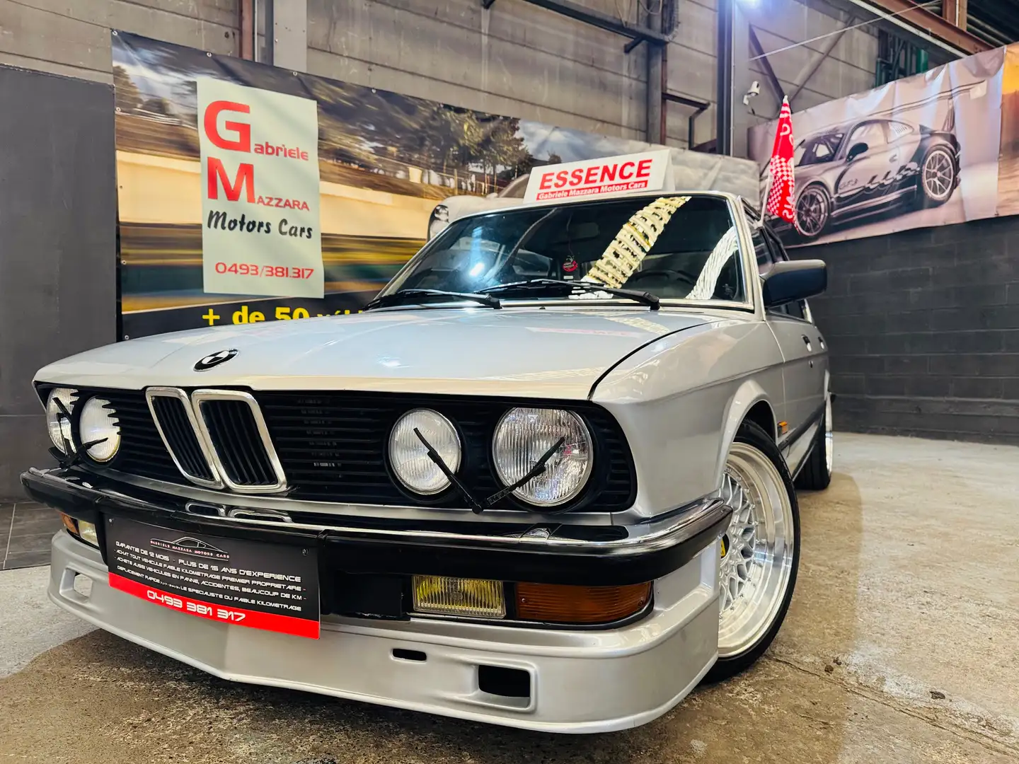 BMW 528 i berline boite manuelle ancêtre ct ok !!! Grau - 1