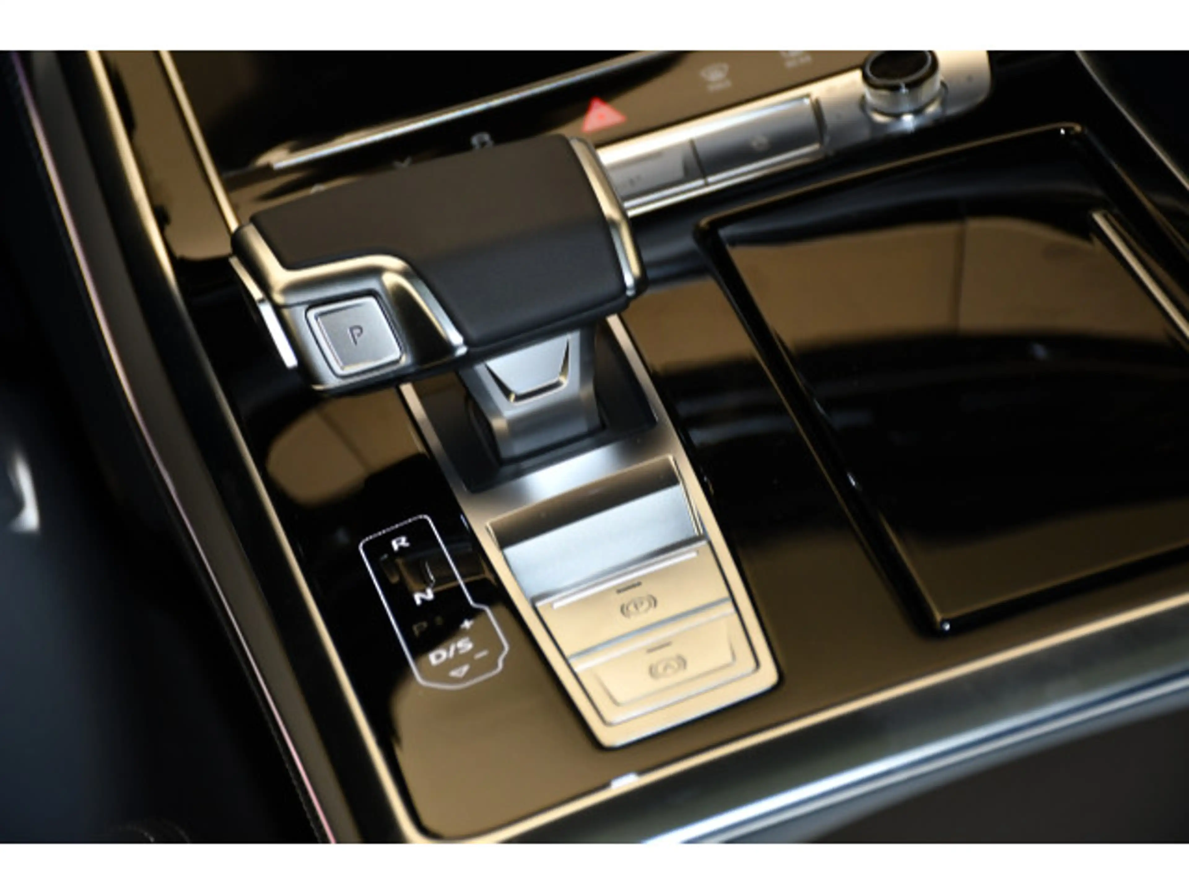 Audi Q8 e-tron Q8 TFSI e quattro tiptronic S line business — photo 6