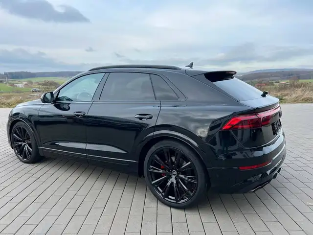 Audi SQ8 view 6
