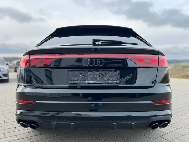 Audi SQ8 view 7