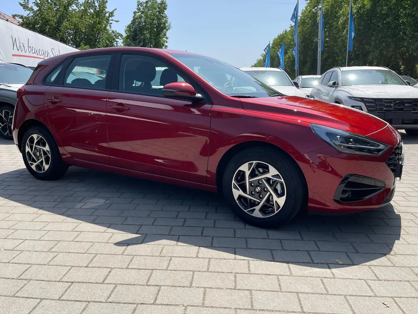 Hyundai i30 1,5 T-GDi PDC/R-Kamera/Navi/Digital Tacho Rot - 2