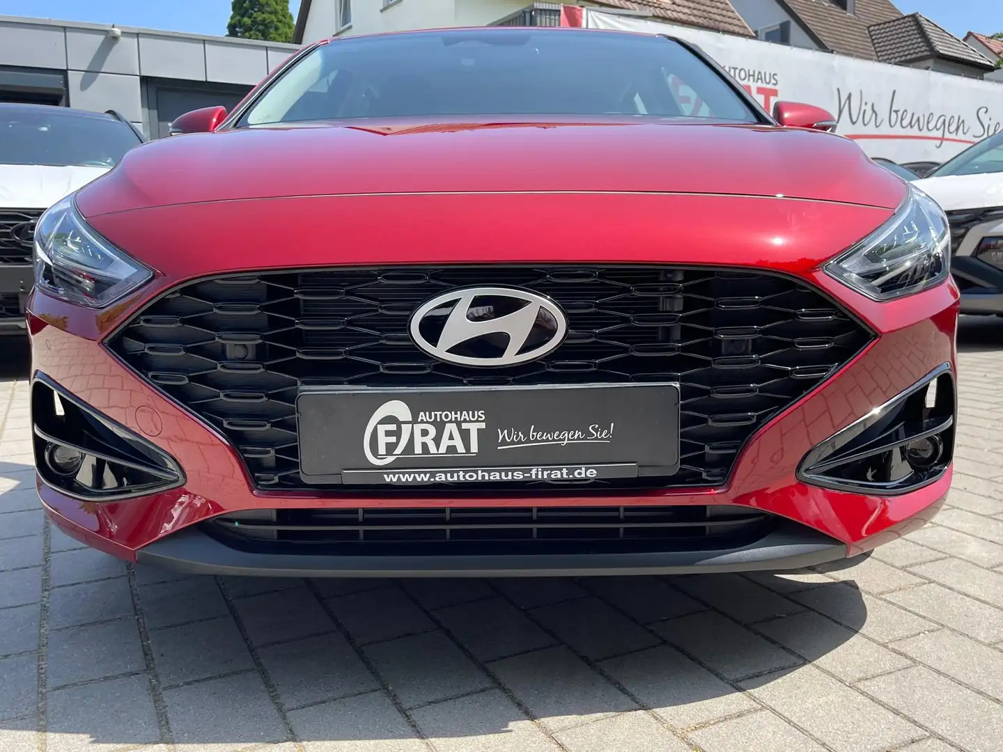 Hyundai i30 1,5 T-GDi PDC/R-Kamera/Navi/Digital Tacho Rot - 1