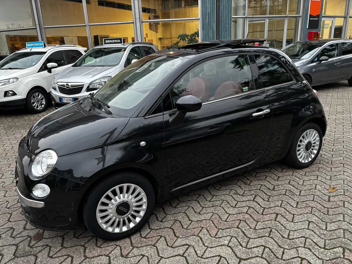 Fiat 500 1.2 Lounge 69 CV PELLE/TETTO APRIBILE Nero - 1