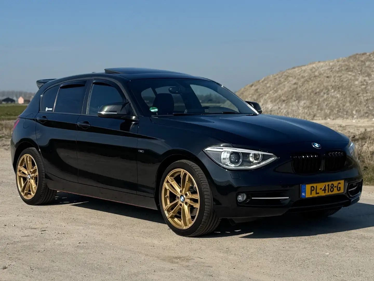 BMW 118 High Executive Zwart - 1