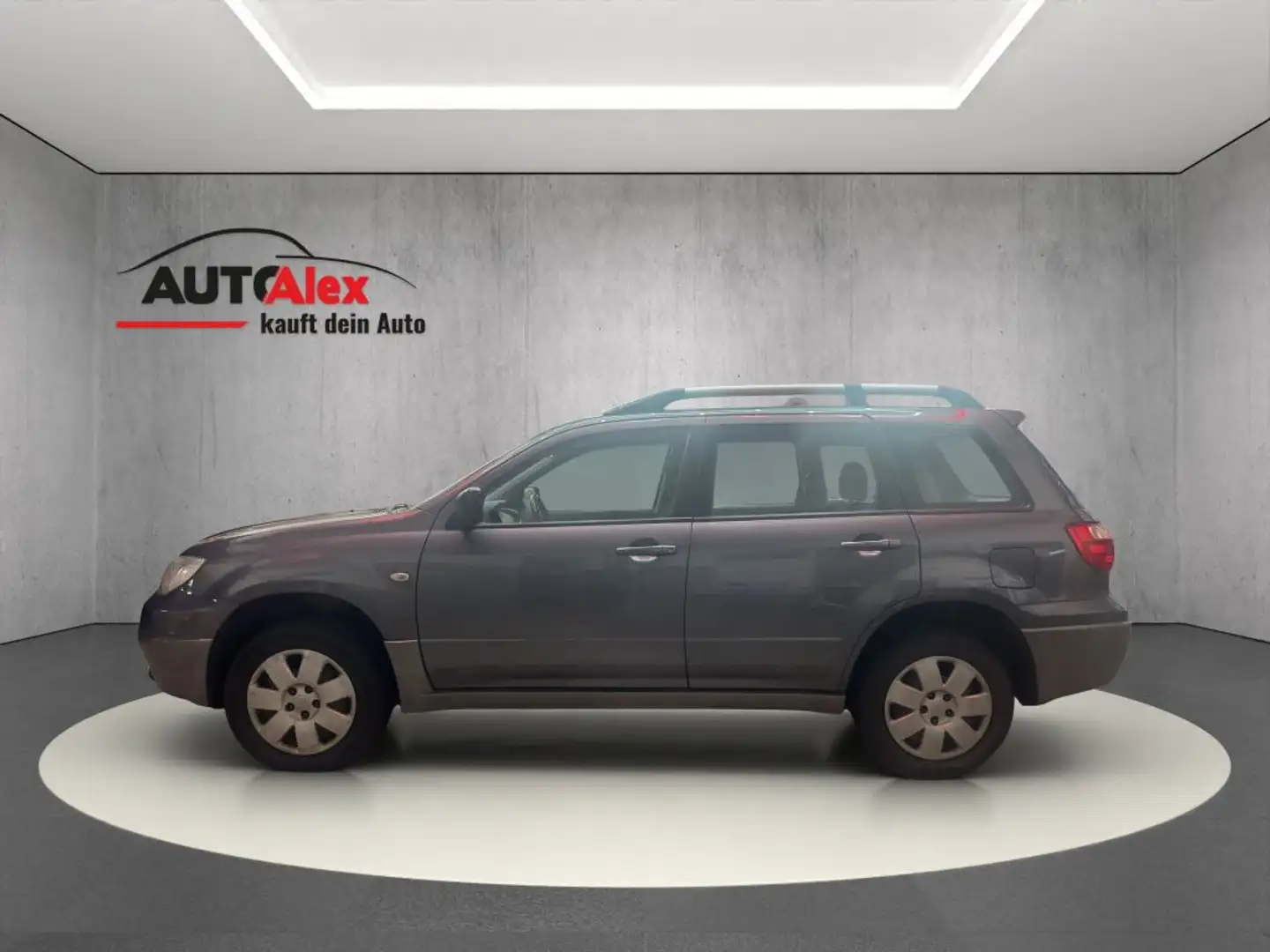 Mitsubishi Outlander 2.0 4WD Invite - 2