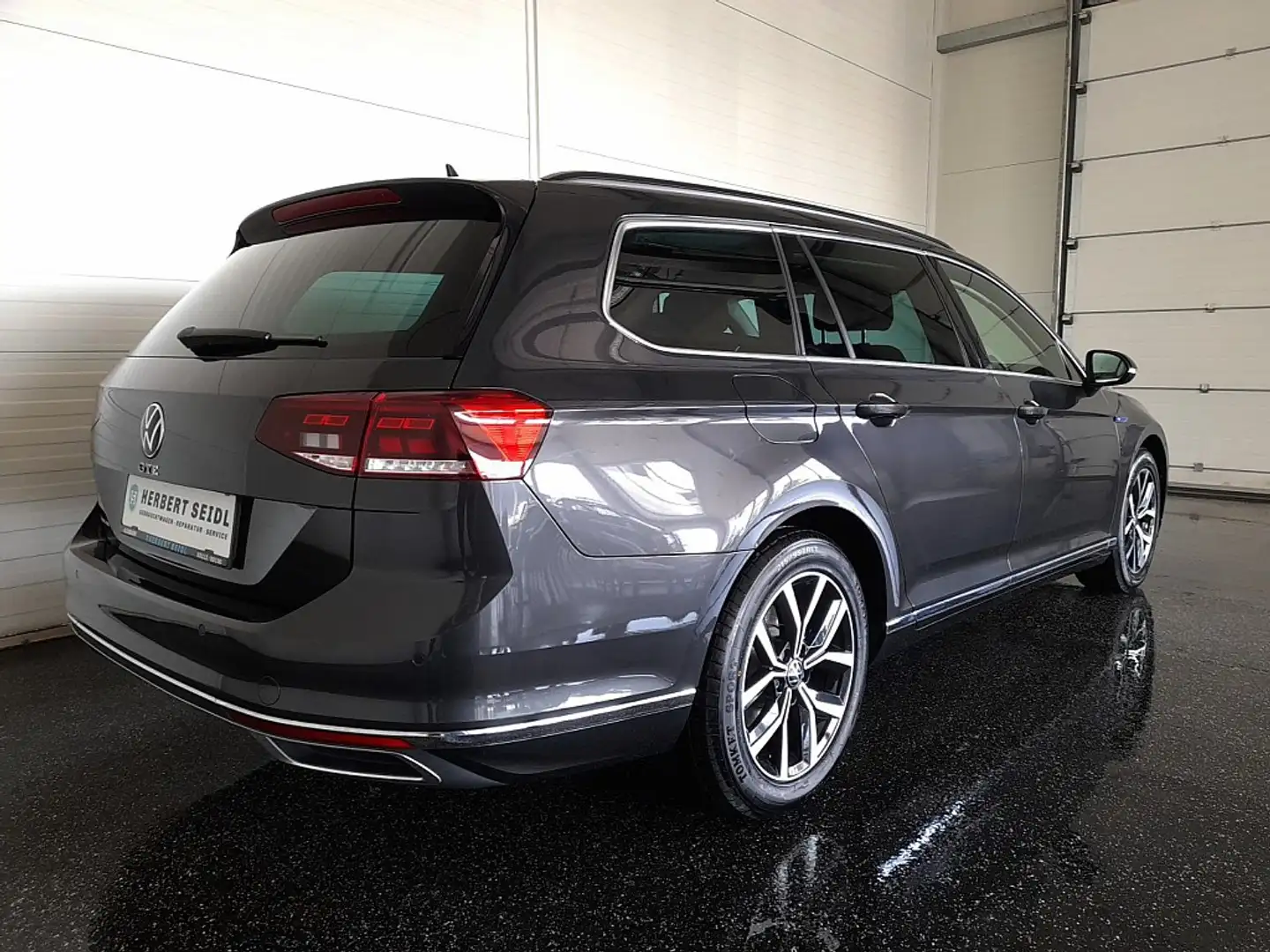 Volkswagen Passat Variant GTE e-Hybrid DSG *17 ZOLL / LED / NAVI / ACC / ... Grau - 2