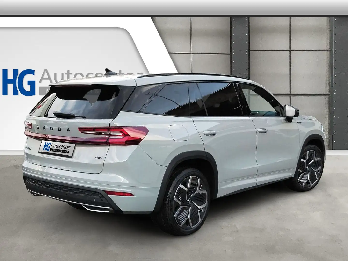 Skoda Kodiaq Sportline 2.0TDI Pano 20" Standh.7S 360° Gris - 2