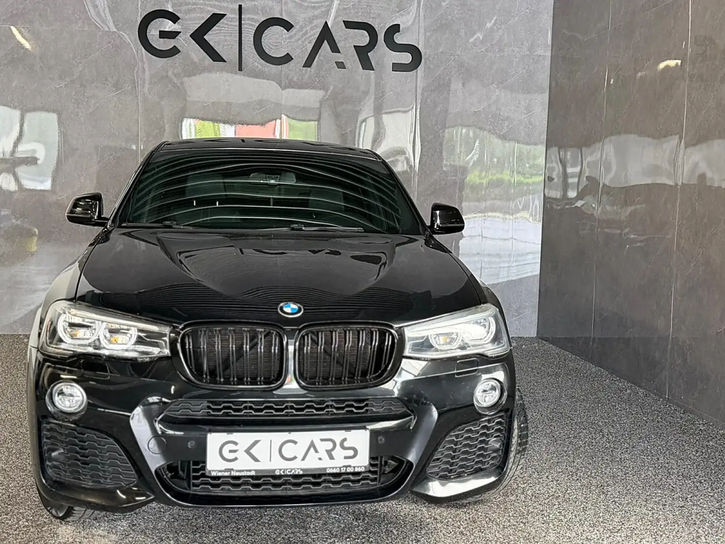 BMW X4 xDrive 20d M-PAKET Schwarz - 2