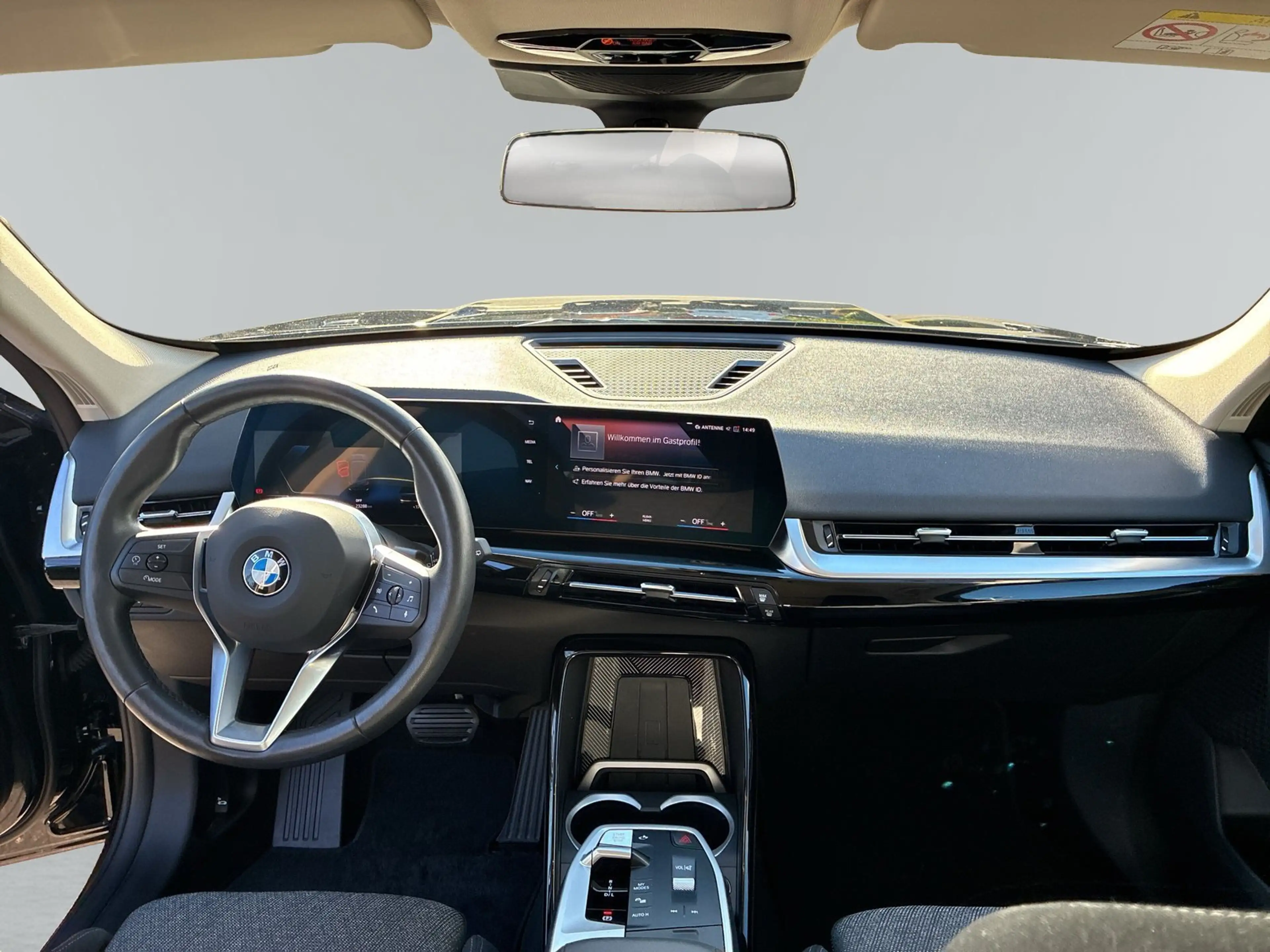 BMW X1 sDrive20i — photo 12