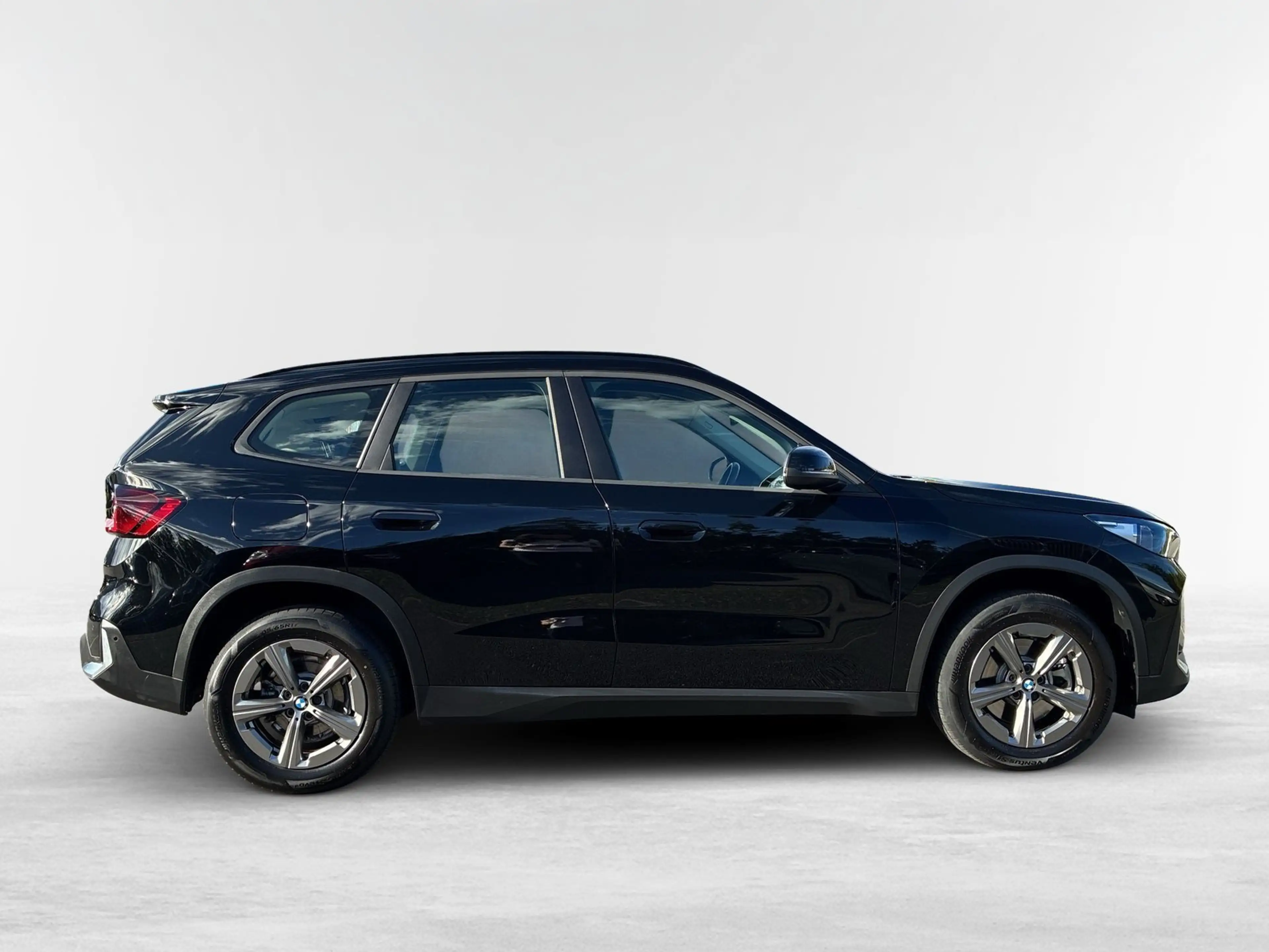 BMW X1 sDrive20i — photo 7